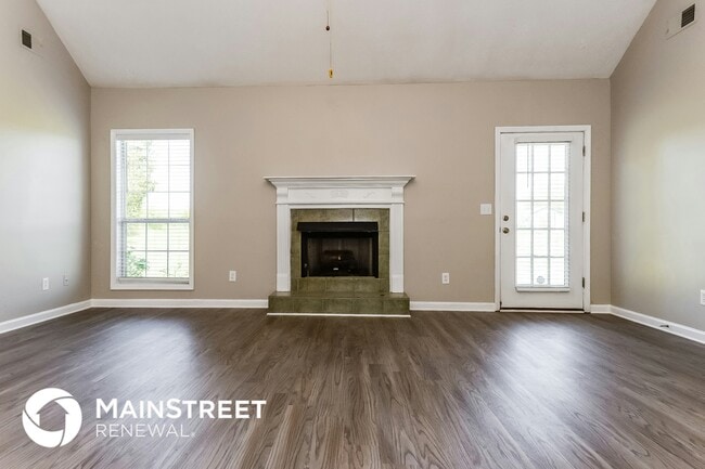 Photo - 215 Ashton Dr