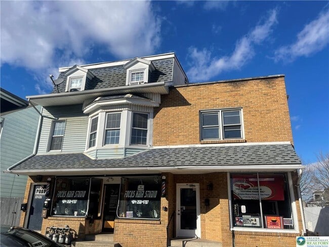 Building Photo - 1217 Washington St Unit 2