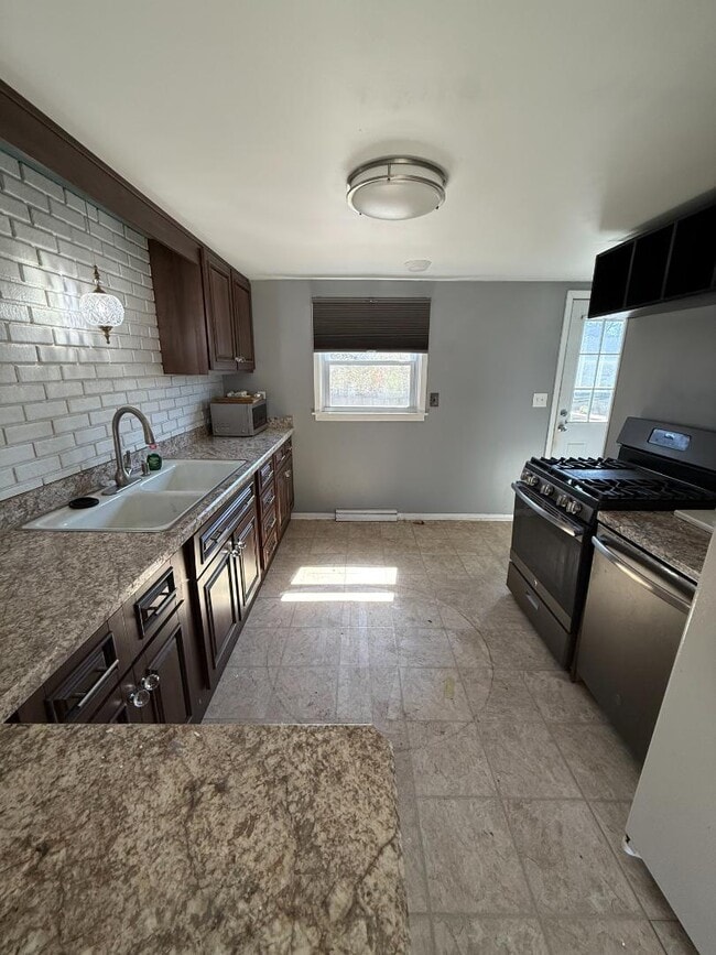 Photo - 912 Mann Ave