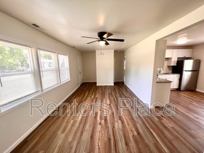 Photo - 5746 S Rockford Ave