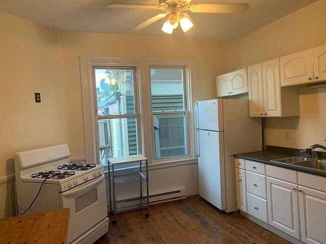 *Pictures are representative samples of the advertised unit. In some cases, the actual units you to - 955 Cambridge St