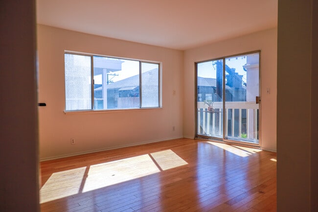 Photo - 3513 Alma Ave