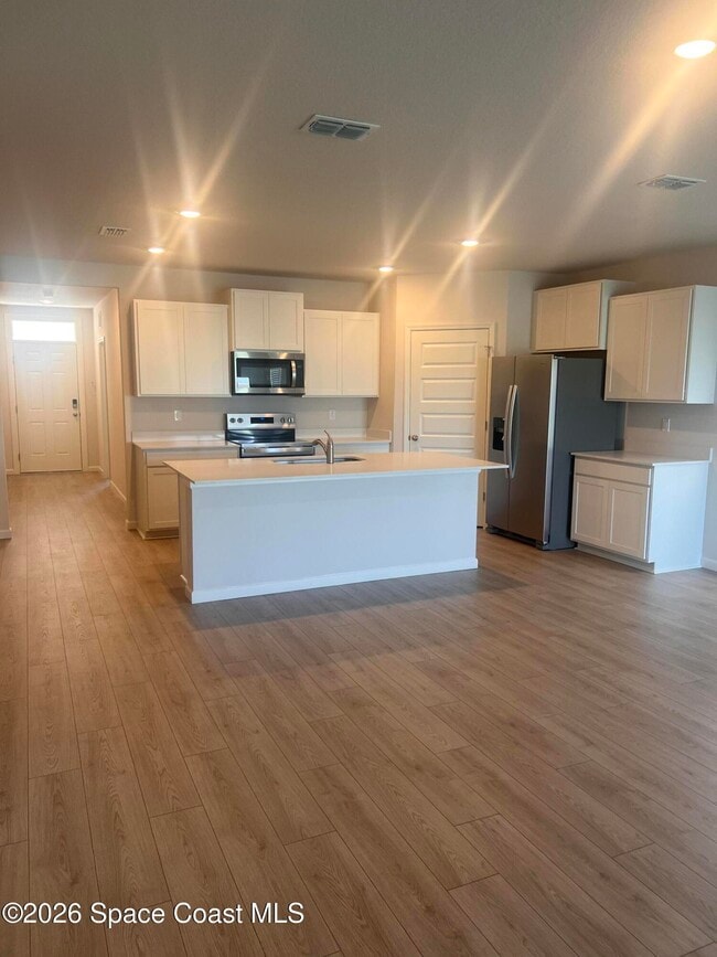 Photo - 1654 Garabaldi Cir SE