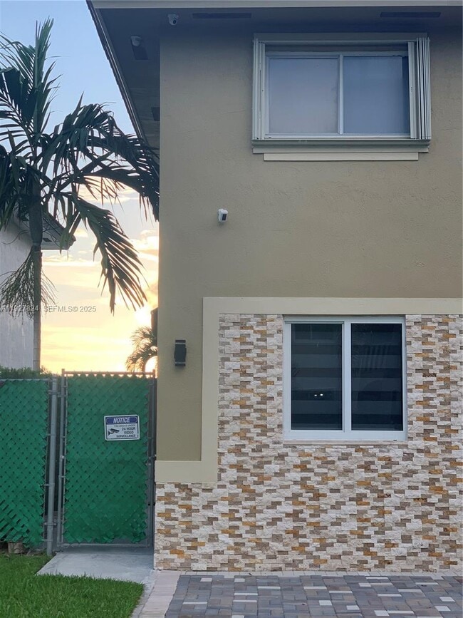 Building Photo - 16121 SW 141st Ave Unit 0