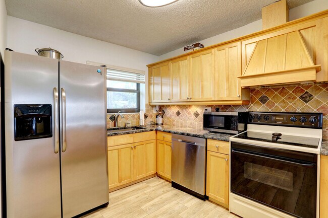 Photo - 639 Banks Rd