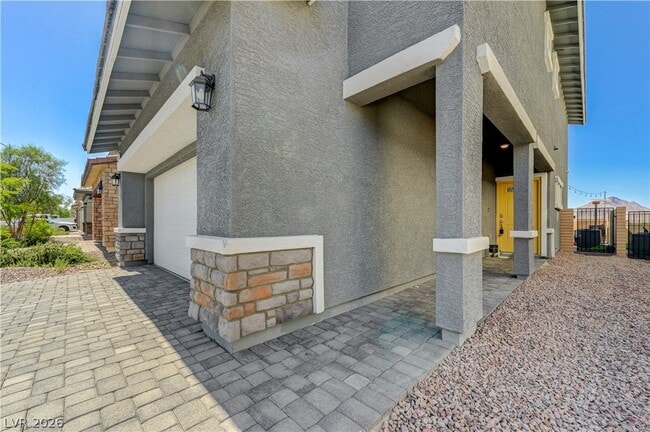 Photo - 386 Larksong Ave