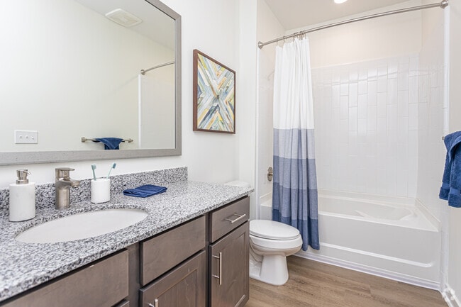 1BR, 1BA - 778SF