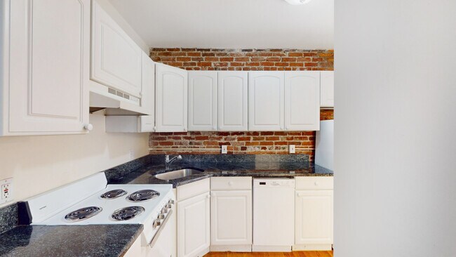 96 Prince St Unit 3