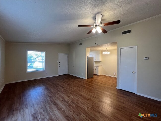 Photo - 1524 Shannon Cir