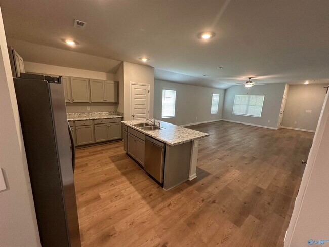 Photo - 205 Six Pence Ct