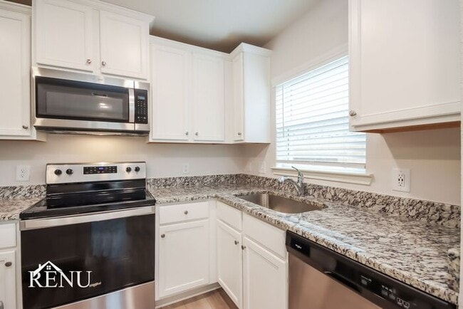 Photo - 10414 Sweetwater Creek Dr