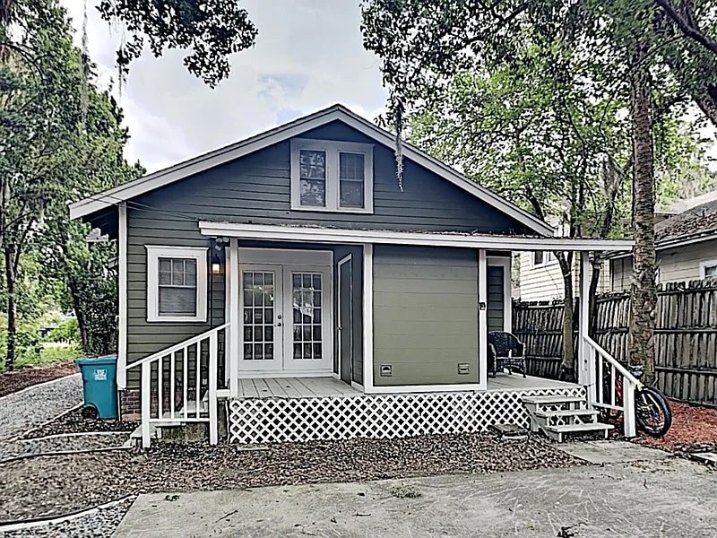Photo - 643 Woodward St
