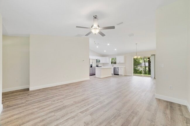 Photo - 1640 W St Elizabeth Pl