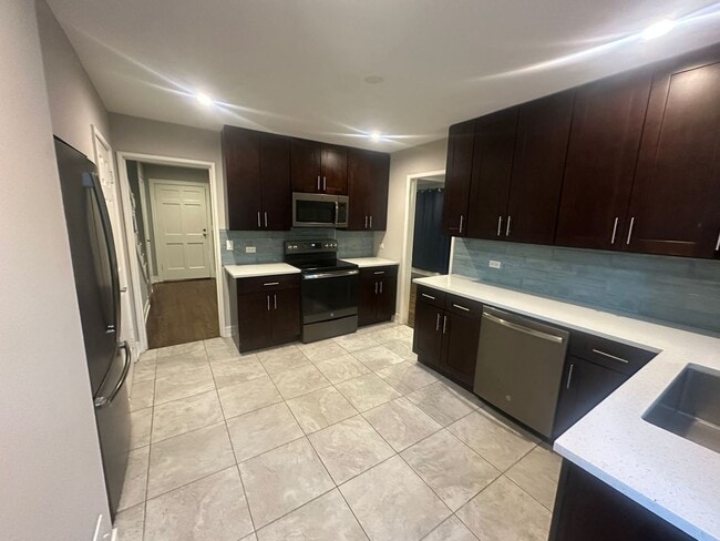 Photo - 2543 Crawford Ave