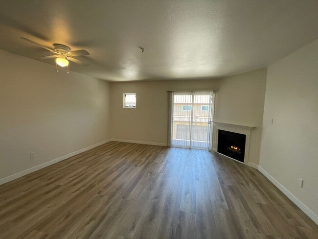Photo - 7323 Winnetka Ave Unidad 115