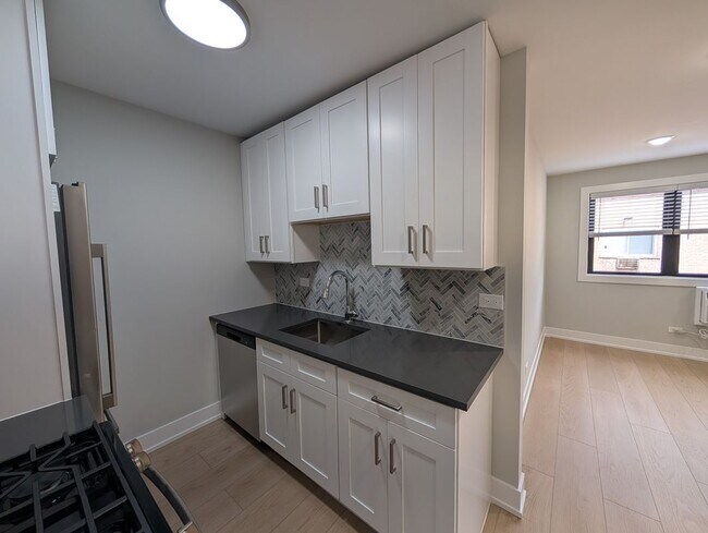 Photo - 530 W Aldine Ave Unit 308