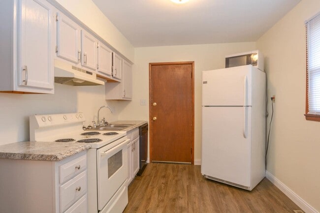 Photo - 404 E 20th St