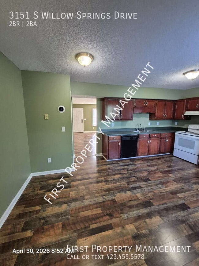 Photo - 3151 Willow Springs Dr NE