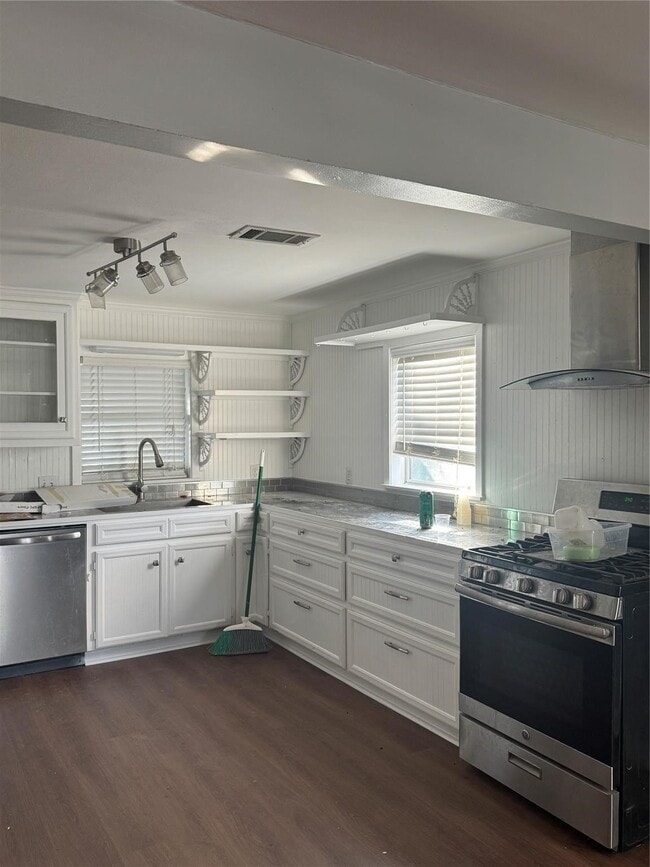 Building Photo - 7319 TX-36