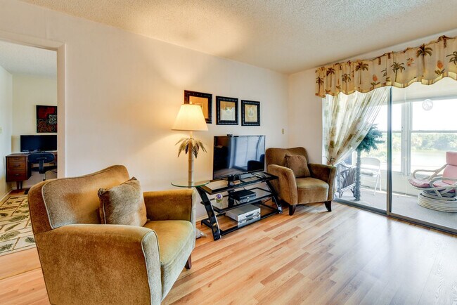 3817 Lake Bayshore Dr Unit SI FL4-ID1583821P