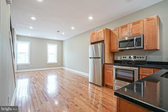 Photo - 915 Belmont Ave