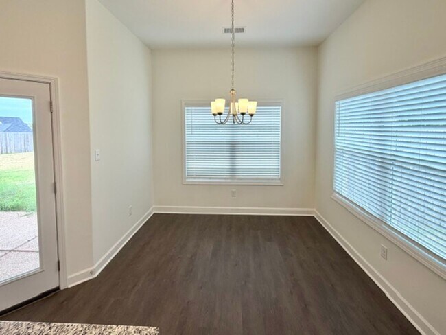10 Hughetta St S Unit 1