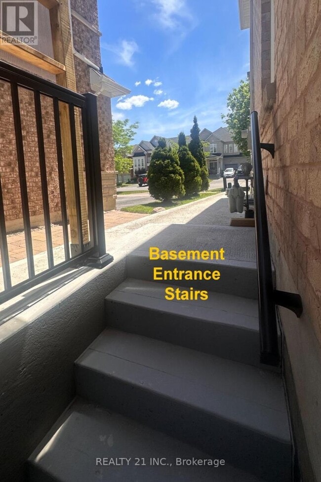Photo - 164 Williamson Dr E