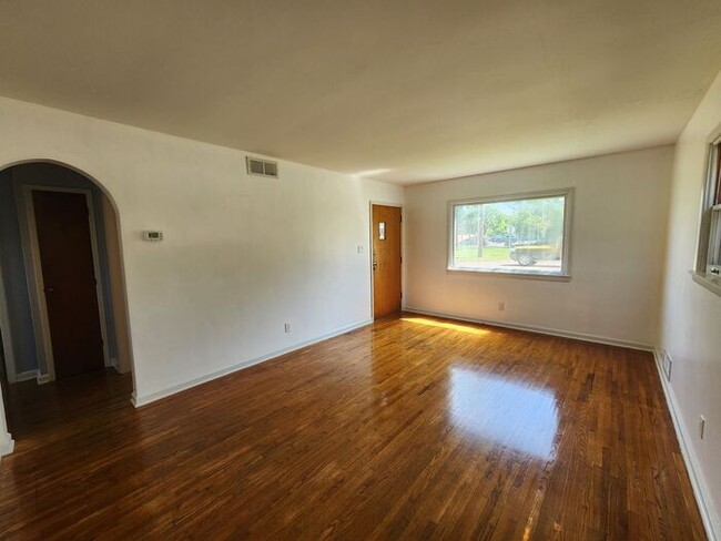 Photo - 2-bedroom home on the southeast side of town offers great space in a convenient location!