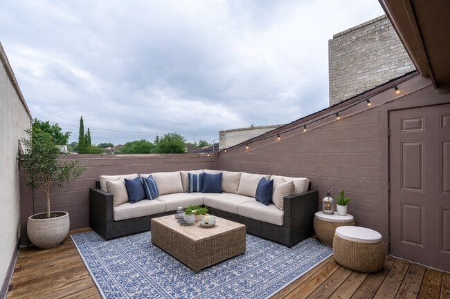 Building Photo - 11280 Braes Forest Dr Unit 404