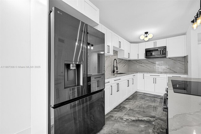 Photo - 17800 Atlantic Blvd Unidad PH8