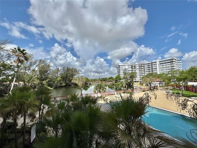 Building Photo - 1300 NE Miami Gardens Dr Unit 219E-219E Rental