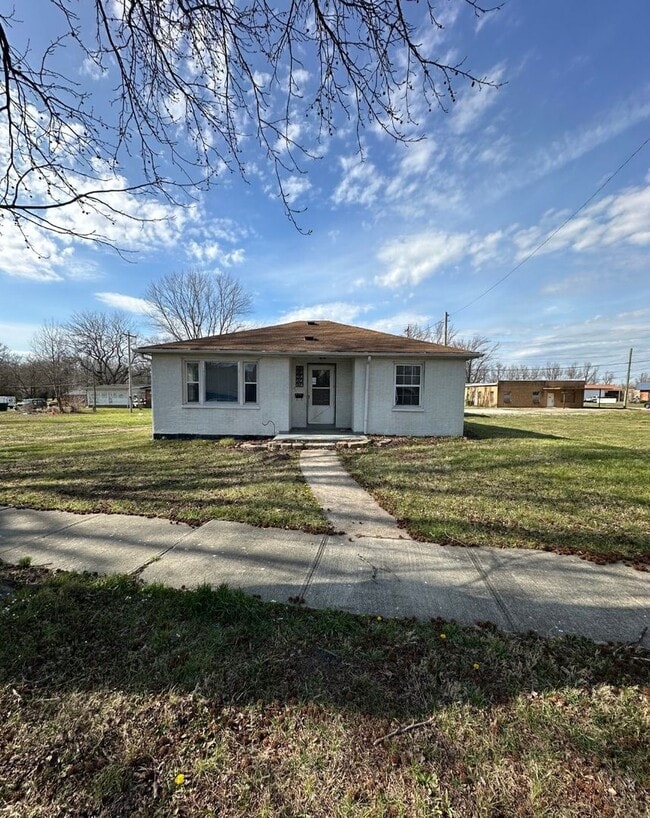 Building Photo - St. James Location