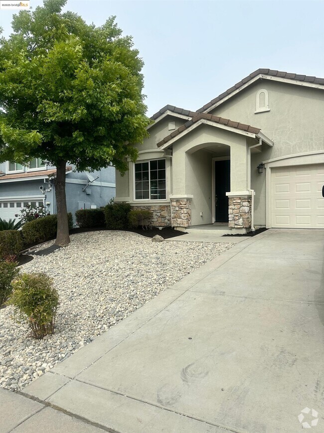 Building Photo - 3995 Warbler Dr Rental