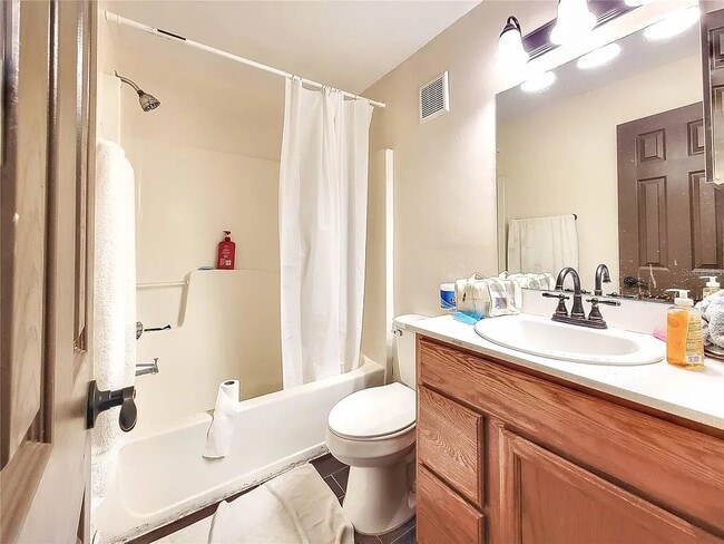 Photo - 4000 SW 23rd St Unidad 4-308