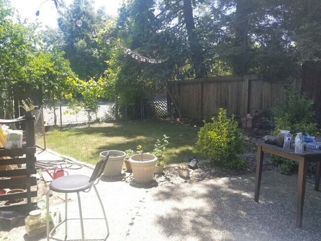 Photo - 1133 Decatur Ct