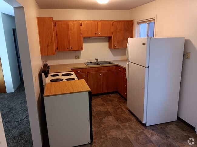 Building Photo - 350 SW Kimball Ct Unit #3 Rental