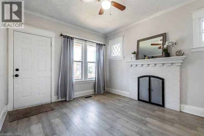 Photo - 123 Gage Ave N