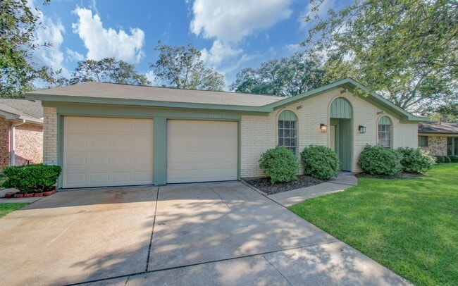 Photo - 15611 La Casa Ln