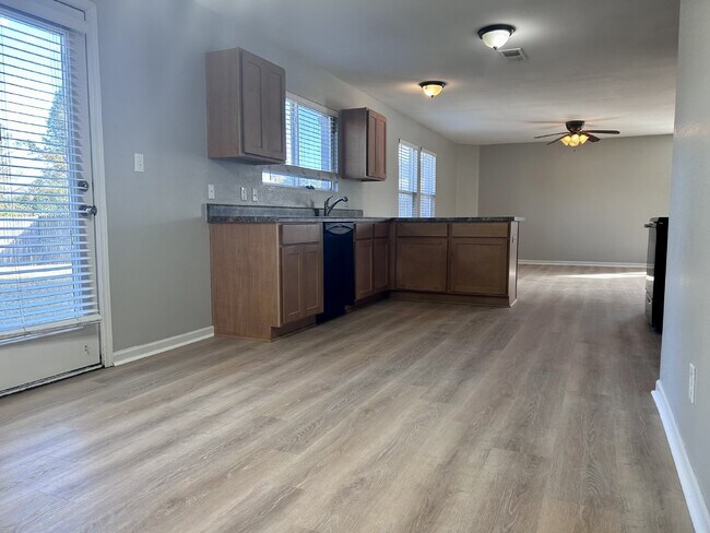 Photo - Coming soon!!! $500 off 1st month with 15 month lease!!! Magnificent 3 Bedroom in Madison