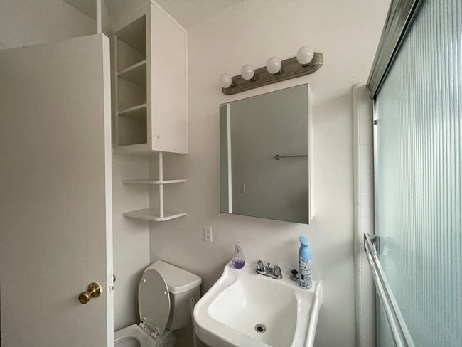 Photo - The Bungalows on 26TH Unidad 01