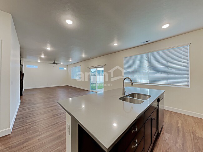 Photo - 7914 Verona Loop SW