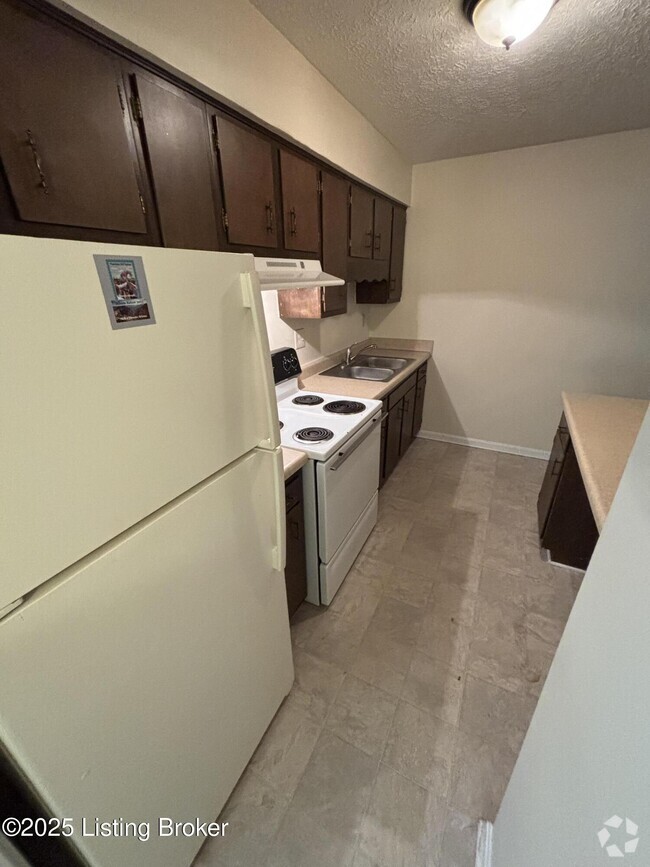 Building Photo - 2706 Chickasaw Ave Unit 20 Rental