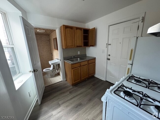 Building Photo - 97 Market St Rental