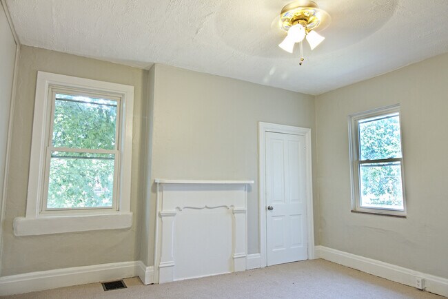 Photo - 1817 Jancey St