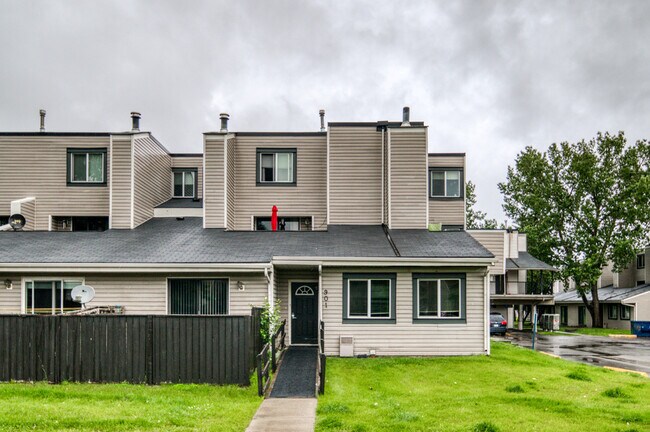 Photo - Russet Court