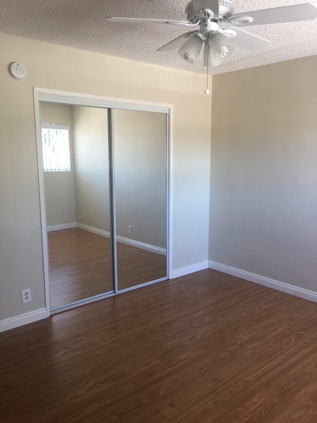 Photo - 5015 Kester Ave