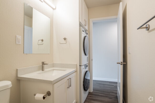 1BR, 1BA - 570SF