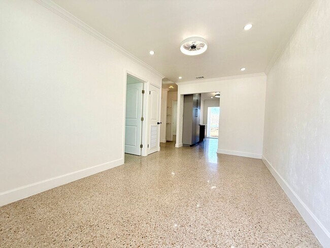 Photo - 748-750 Bethune St