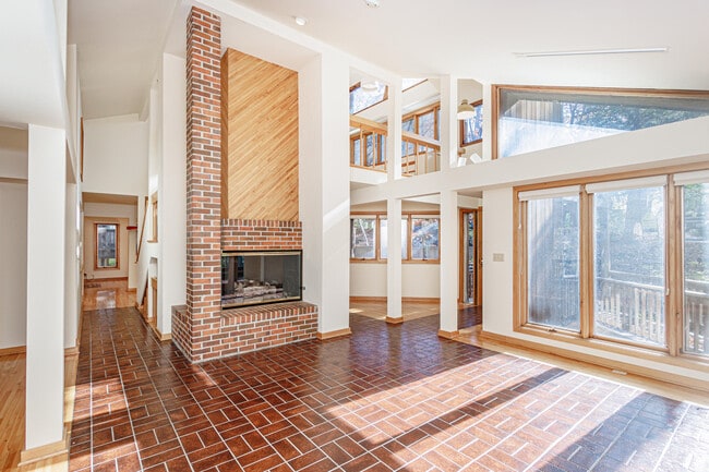 Photo - 1424 Bradford Dr