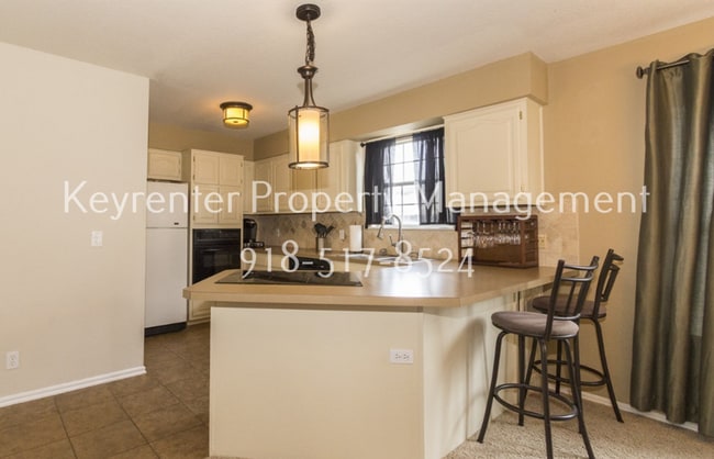 Photo - 3 Bed | 2.5 Bath in Jenks!